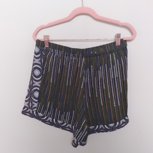 H&M Flowy Pull On Elastic Waist Boho Printed Shorts Size 12 - Picture 3 of 8